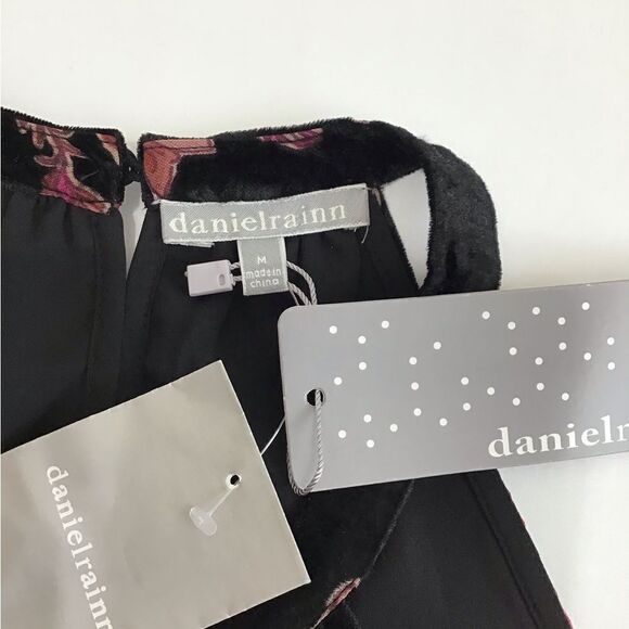 Daniel Rainn Black Velvet Burnout Floral Top New Size Medium - Picture 9 of 10